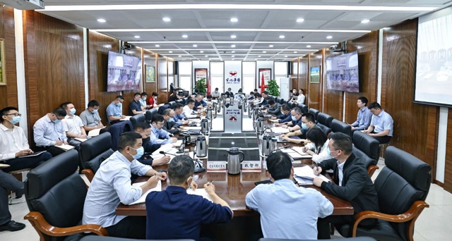 集团党委传达学习省市深化实践活动相关会议精神