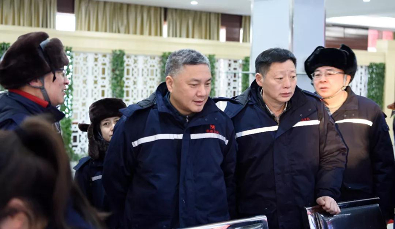 宜昌市政府副市长王应华一行到新疆宜化现场办公(图2)