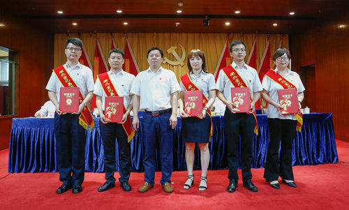 宜化集团召开庆祝中国共产党成立98周年暨表彰大会(图7)