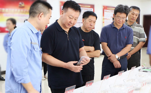 乌海市委书记史万钧一行到股份公司调研(图1)