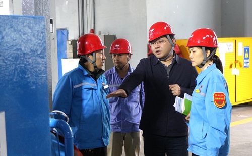 宜昌市国资委党委委员、副主任曹红国到股份公司开展主题教育调研(图1)