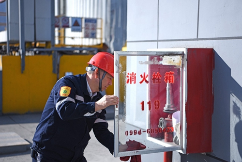 集团领导干部深入基层一线劳动(图5)