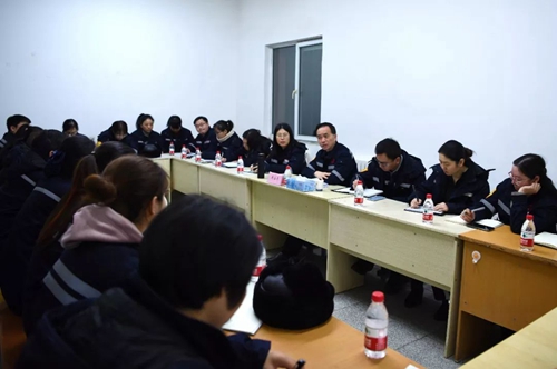 周金平到新疆宜化走访调研 与广大干部职工贴心交流(图2)