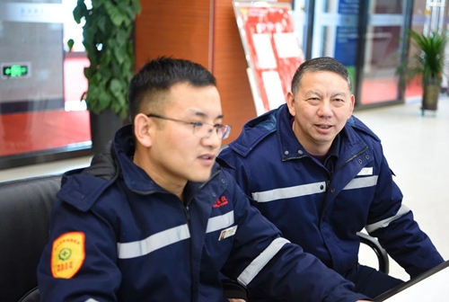 集团领导春节前走访慰问一线职工、困难职工和离退休老干部(图4)