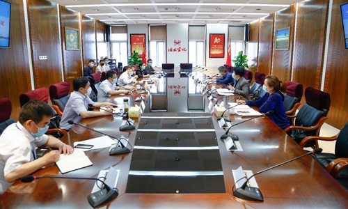 宜昌市委常委鲍清芬一行到集团总部调研督导(图1)