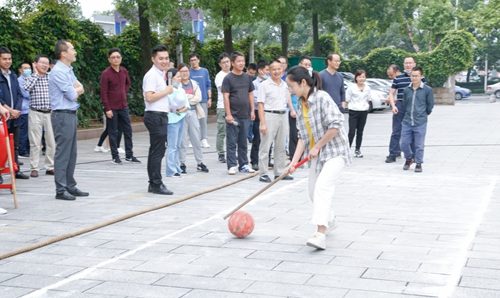 欢度中秋喜迎国庆 宜化集团与宜昌市发改委共同举办趣味运动会(图4)