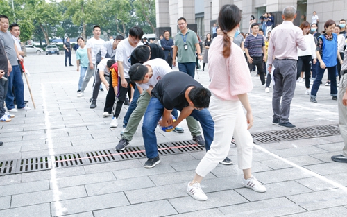 欢度中秋喜迎国庆 宜化集团与宜昌市发改委共同举办趣味运动会(图5)