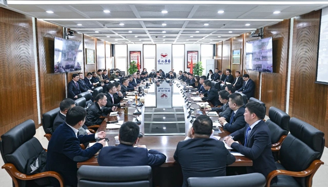集团召开销售系统部长竞争上岗任前集体座谈会(图1)