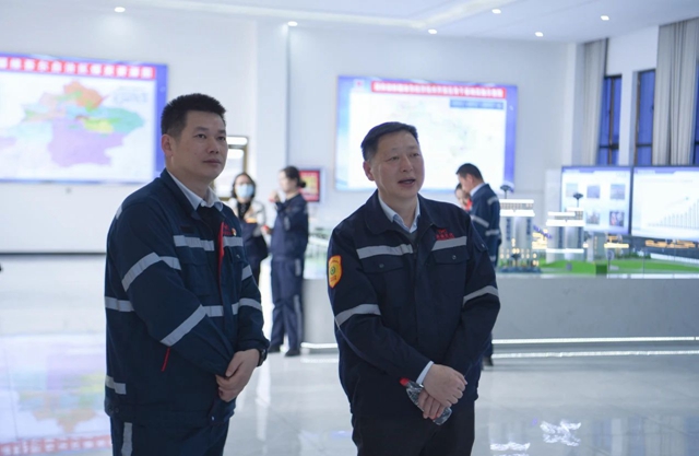黄智华、王大真一行到新疆宜化和新疆宜化矿业现场调研(图3)
