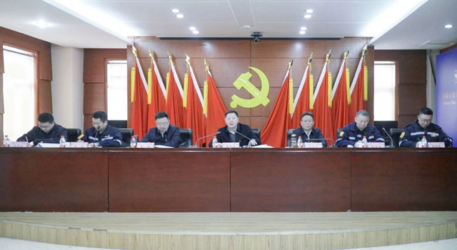 新疆宜化召开干部大会 宣布领导干部任免决定(图2)