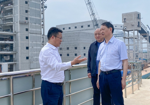 宋文豹一行到田家河氨醇项目和降解新材料公司现场调研(图1)