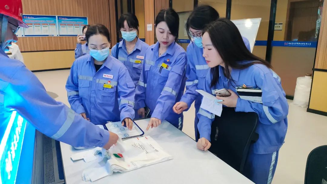 参观新项目感受新变化更添新干劲!股份公司组织青年职工交流座谈(图1) 图片