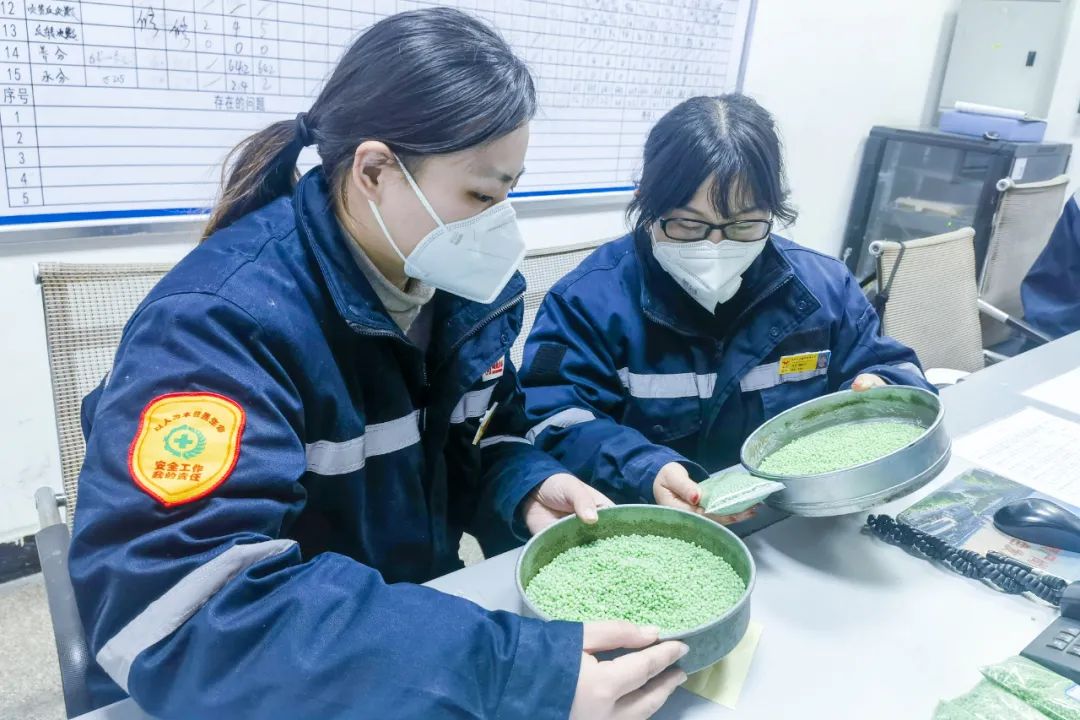再添新成员！股份公司聚谷氨酸二铵成功下线(图3)