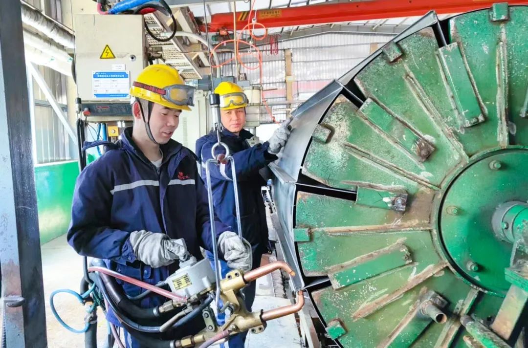 青海宜化电石分厂电极壳班：加强标准化建设，保障电石炉长周期稳定运行(图4)