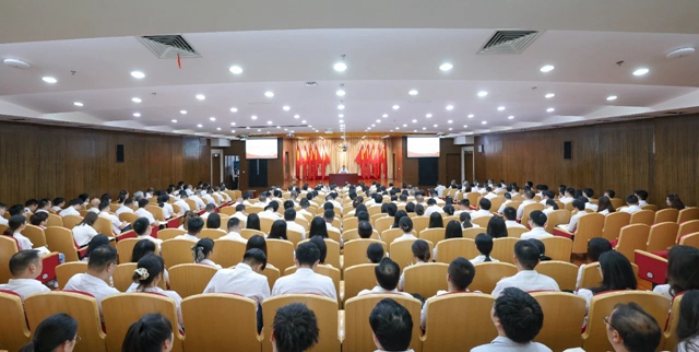 宜化集团举行学习贯彻党的二十届三中全会精神宣讲报告会(图1)