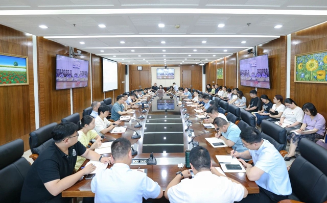 集团召开综合系统工作会议(图1)
