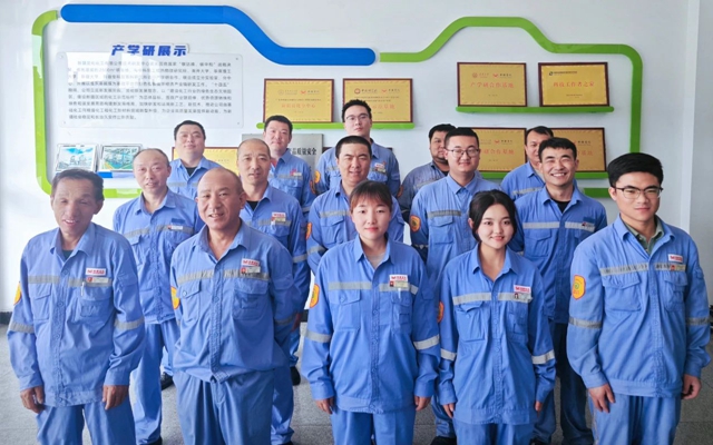 新疆宜化5个班组获评准东开发区安全管理标准化班组(图1)