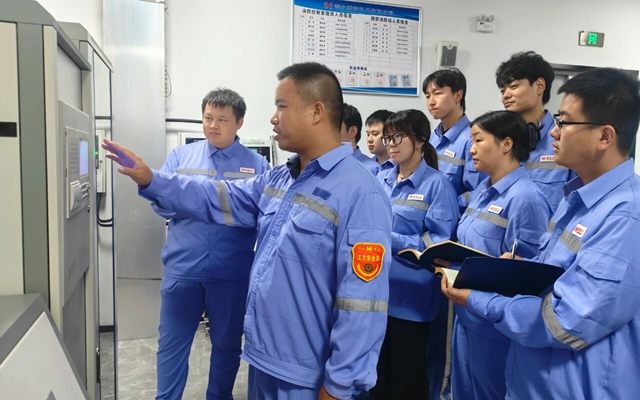宜化大学生新工完成岗前培训，开启职业新篇章(图1)