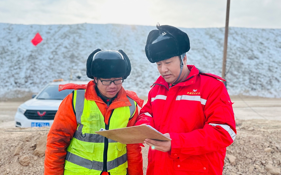 新疆宜化矿业多措并举强基础，齐抓共管保平安(图1)