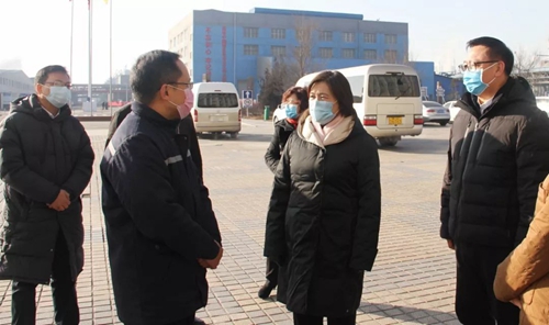 内蒙古自治区主席布小林到内蒙宜化检查疫情防控工作
