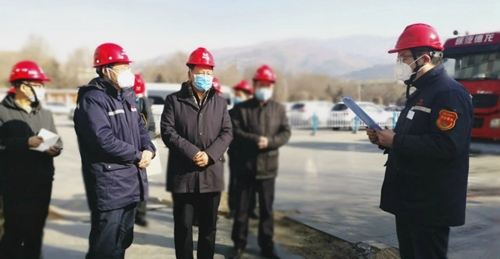 青海省委常委、省总工会主席马吉孝到青海宜化调研慰问