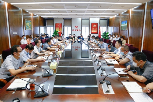 集团召开行政办公会 强调党员干部要做到“五讲”
