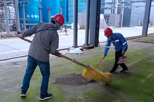 股份公司：管理人员下沉一线跟班工作 力保“双节”安全生产