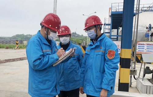 楚星公司：管理干部进班跟班 守牢安全生产底线