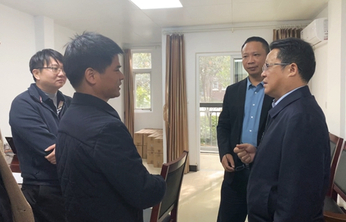 王大真到邦普宜化项目专班办公现场调研