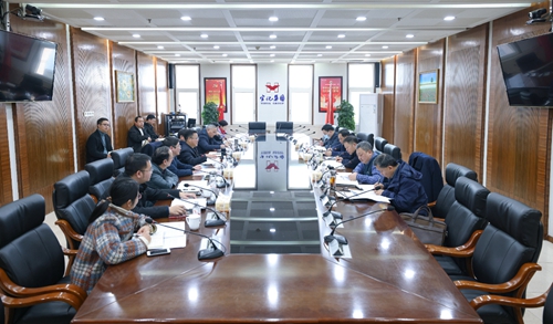 宜昌市国资委党委书记、主任黄智华一行到宜化集团调研