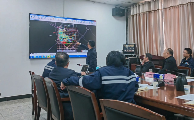 王大真带队现场调度楚星公司搬迁升级改造项目和田家河园区项目建设