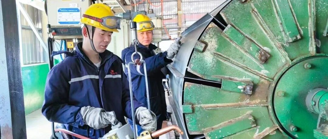 青海宜化电石分厂电极壳班：加强标准化建设，保障电石炉长周期稳定运行